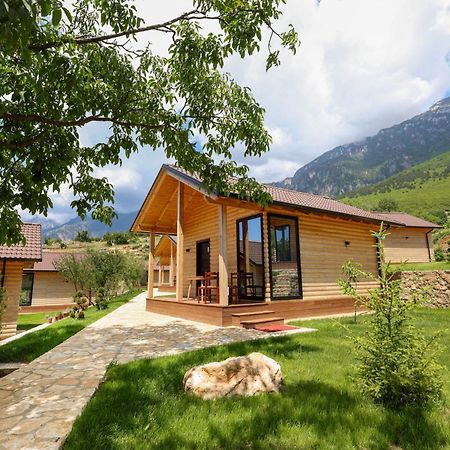 Bujtina Kapinova Hotel Berat Luaran gambar