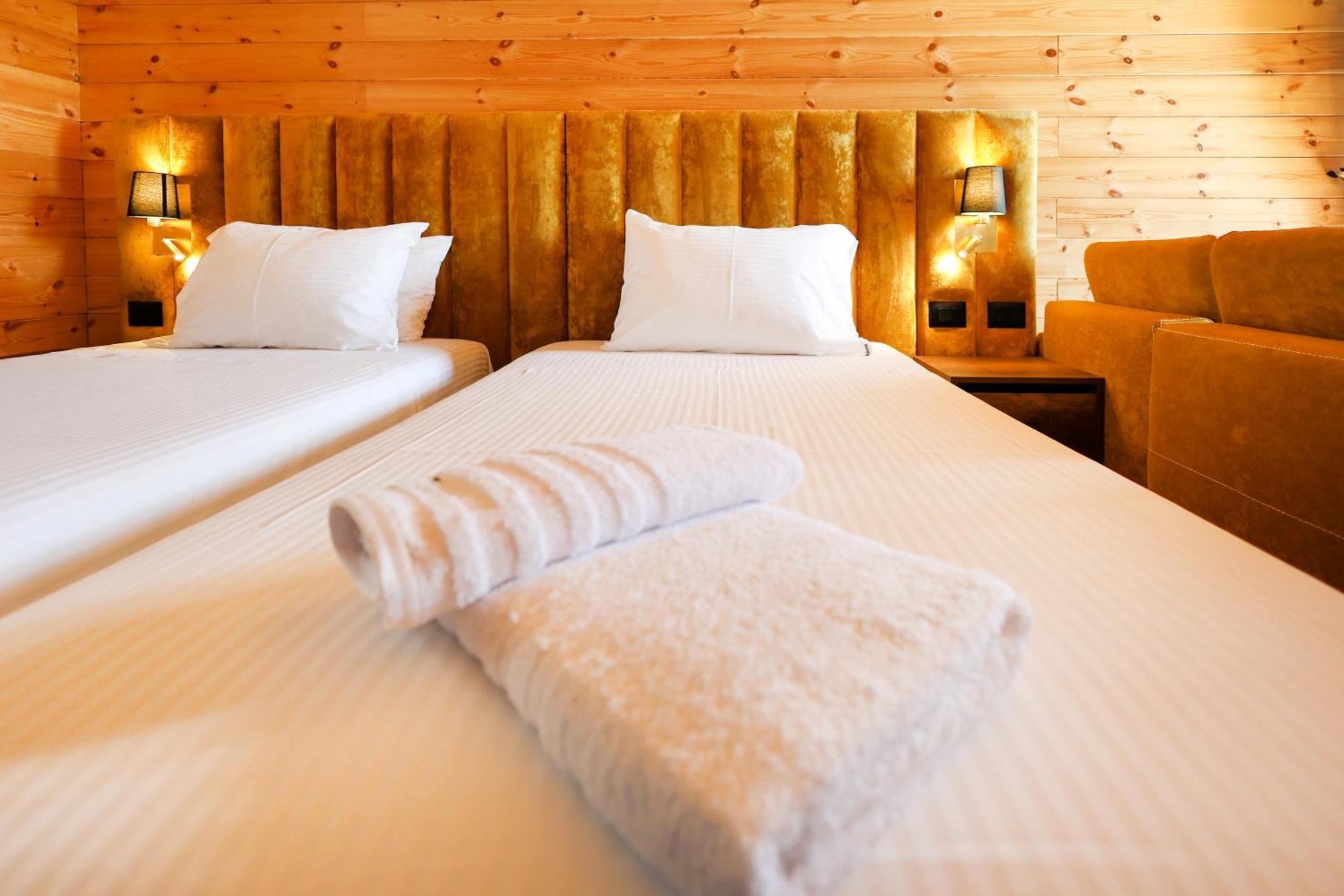 Bujtina Kapinova Hotel Berat Luaran gambar
