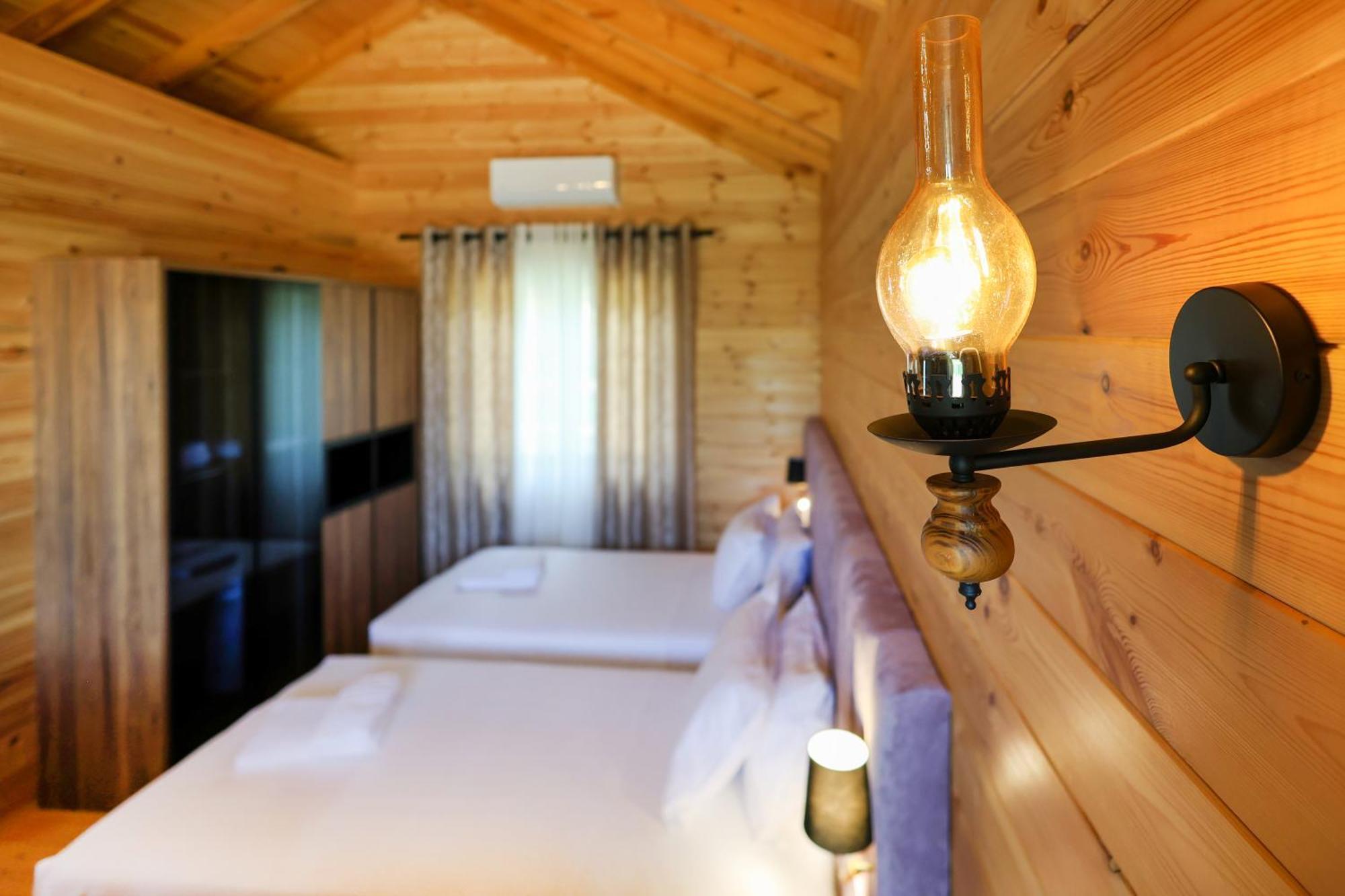 Bujtina Kapinova Hotel Berat Luaran gambar