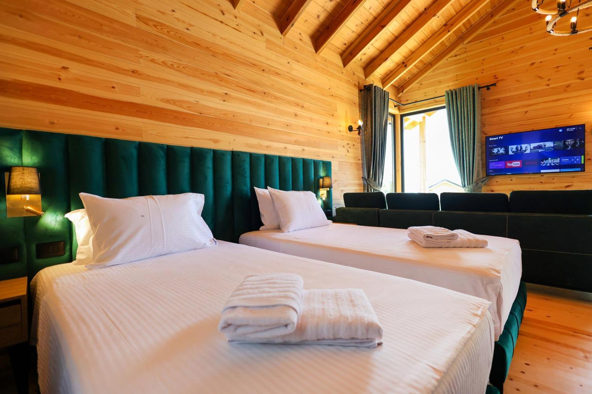 Bujtina Kapinova Hotel Berat Luaran gambar