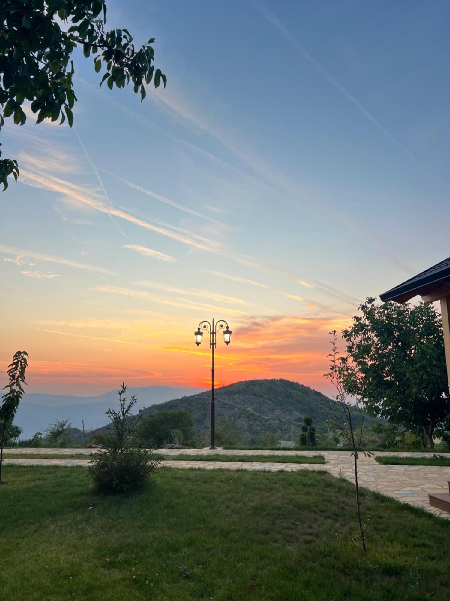 Bujtina Kapinova Hotel Berat Luaran gambar